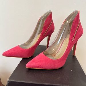 Enzo Angiolini Felycia Dress shoes, leather upper suede with pointed toe.
